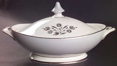 Kingsmere Oval Covered Vegetable