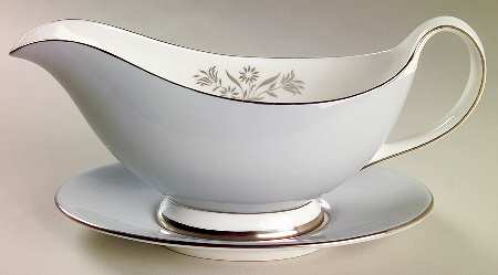 Kingsmere Gravy Boat & Underplate