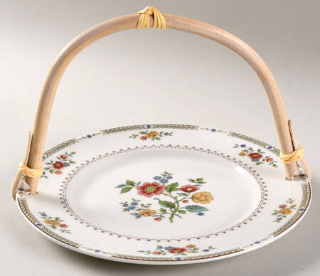 Kingswood 5 3/8"-5 5/8" Bamboo Handled Serving Plate  HC