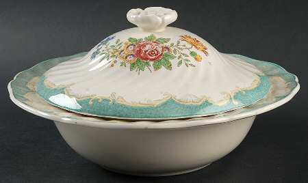 Kingswood Round Covered Vegetable