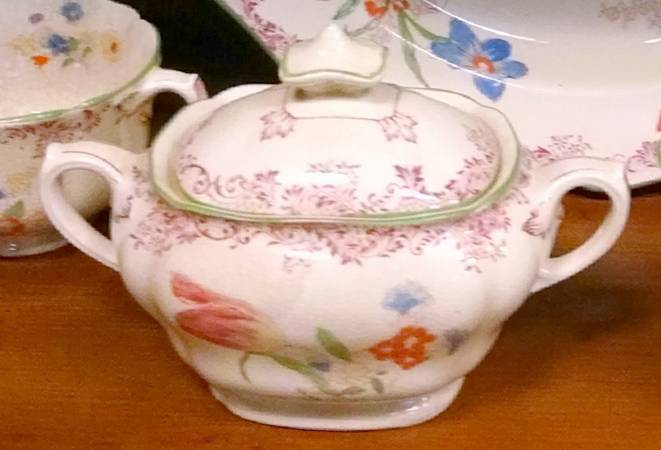 The Kinloch Sugar Bowl & Lid