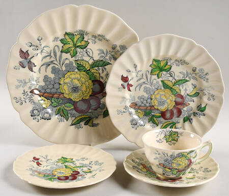 The Kirkwood Multicolor 40 Piece Estate Set