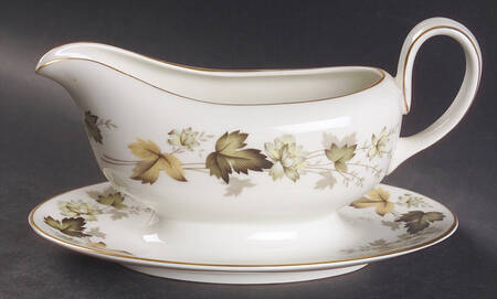 Larchmont Gravy Boat with Attached Underplate