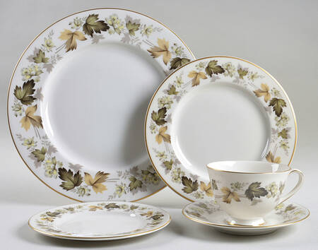Larchmont 40 Piece Estate Set