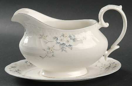 Lausanne Gravy Boat & Underplate