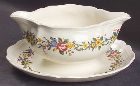 Leighton Gravy Boat with Attached Underplate