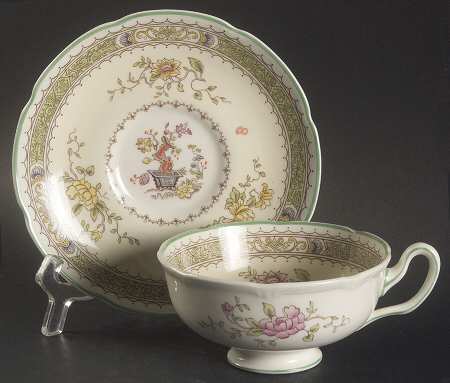 Lillian (Scalloped) Footed Cup & Saucer Set