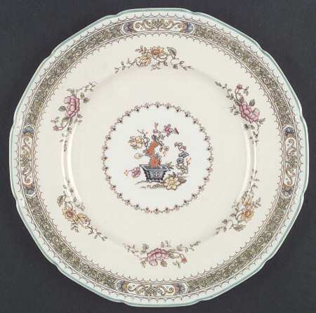 Lillian (Scalloped) by Royal Doulton