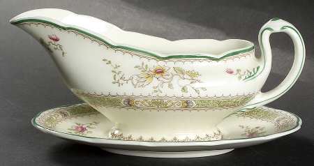 Lillian (Scalloped) Gravy Boat & Underplate