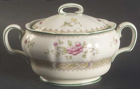 Lillian (Scalloped) Sugar Bowl & Lid