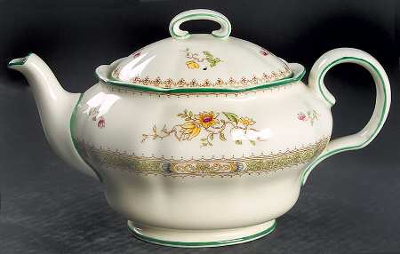 Lillian (Scalloped) Teapot & Lid