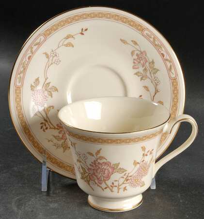 Lisette Footed Cup & Saucer Set