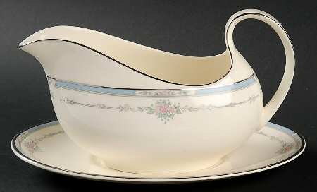 Lisa Gravy Boat & Underplate
