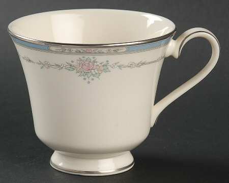 Lisa Footed Cup