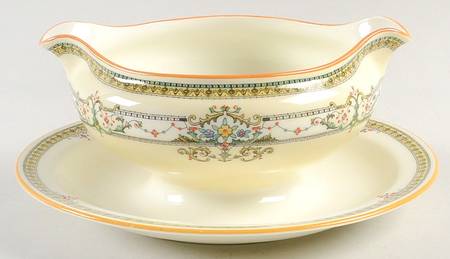 The Lorraine Gravy Boat with Attached Underplate