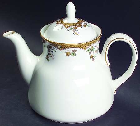 Lynnewood Teapot & Lid