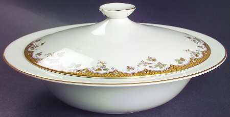 Lynnewood Round Covered Vegetable