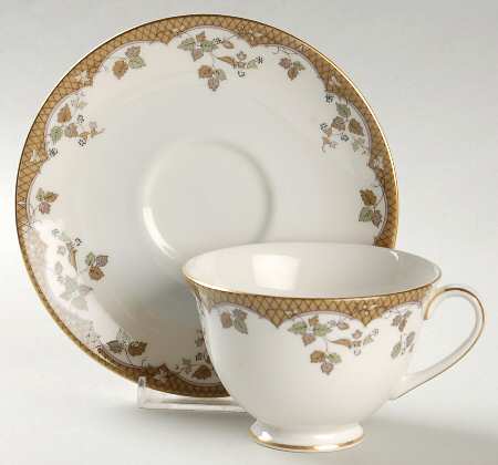 Lynnewood Footed Cup & Saucer Set