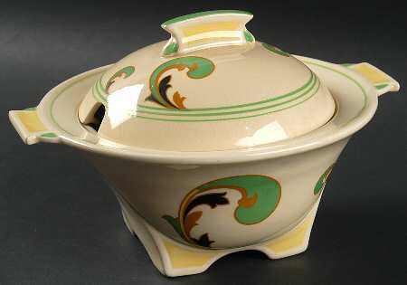 Lynn Sauce Boat & Lid