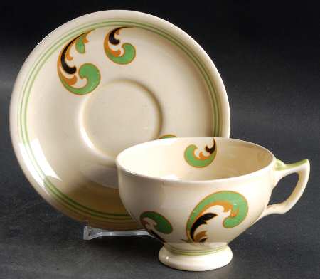 Lynn Footed Cup & Saucer Set