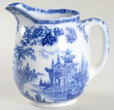 Madras (Flow Blue) 24 Oz Pitcher