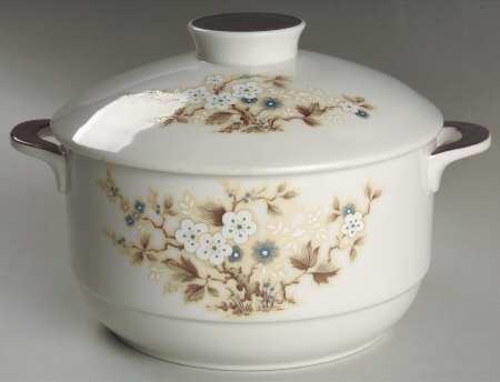 Mandalay Small Oven-To-Table Round Covered Casserole