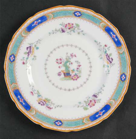 Mandarin (Scalloped) Luncheon Plate
