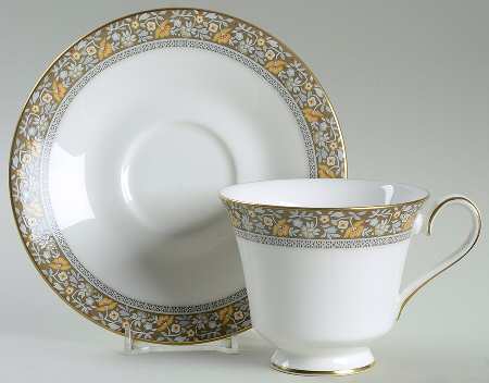 Maplewood Footed Cup & Saucer Set