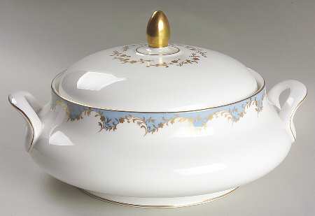 Marlborough Light Blue Round Covered Vegetable