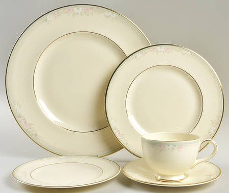 Matinee 5 Piece Place Setting
