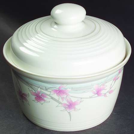 Mayfair (Lambethware) 1.5 Qt Round Covered Casserole
