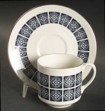 Medallion Flat Cup & Saucer Set