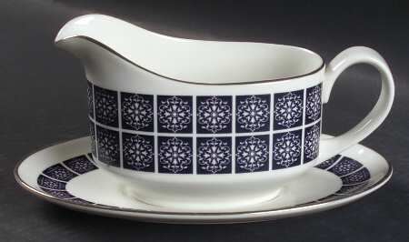 Medallion Gravy Boat & Underplate