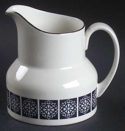 Medallion Creamer