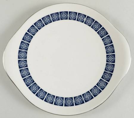 Medallion Handled Cake Plate