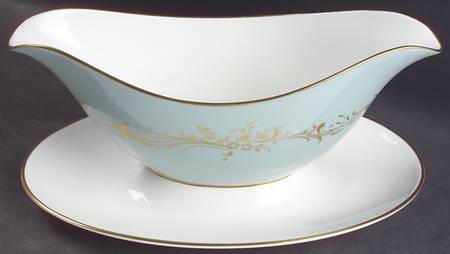 Melrose Gravy Boat with Attached Underplate