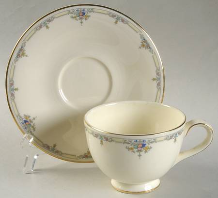 Melanie Footed Cup & Saucer Set