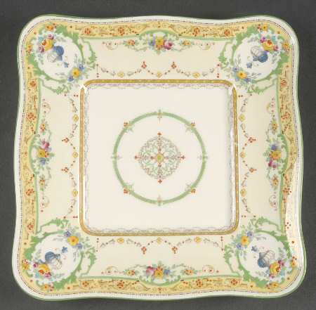 The Melfont Square Cake Plate