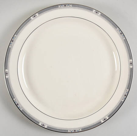 Melissa 13" Chop Plate (Round Platter)