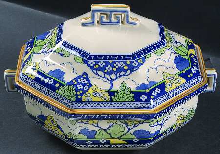 Merryweather Round Covered Vegetable
