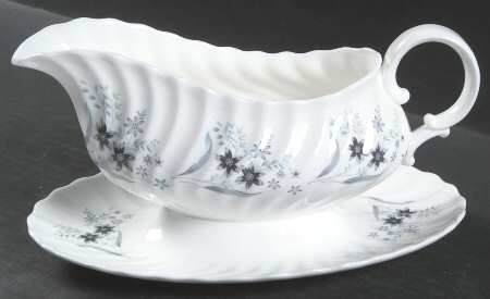 Millefleur Gravy Boat with Attached Underplate