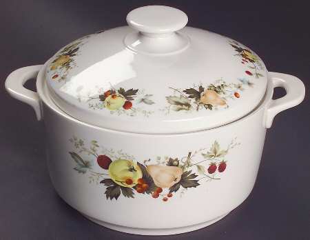 Miramont Medium Oven-to-Table Round Covered Casserole