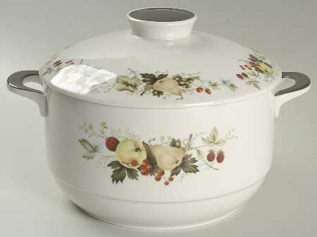 Miramont 2 Qt Round Covered Casserole