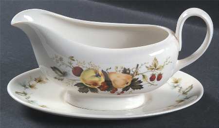 Miramont Gravy Boat & Underplate
