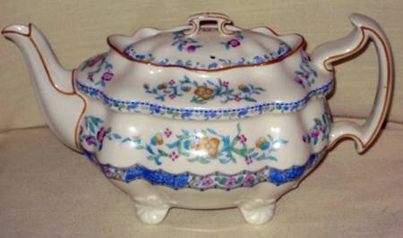 Morella Blue (H2878, Dark Cream Background) Teapot & Lid