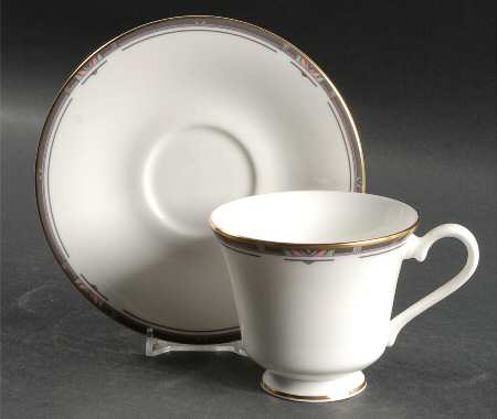 Musicale Footed Cup & Saucer Set