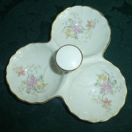 Mystic Dawn Pink 3 Part Condiment Server W/Center Handle