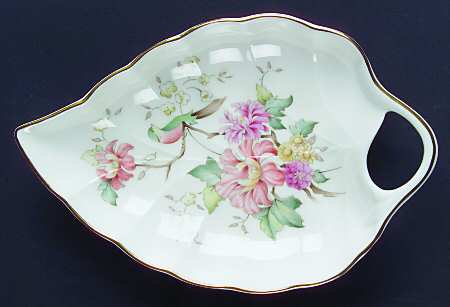 Mystic Dawn Pink Small Leaf Dish