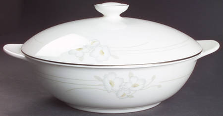 Mystique Round Covered Vegetable