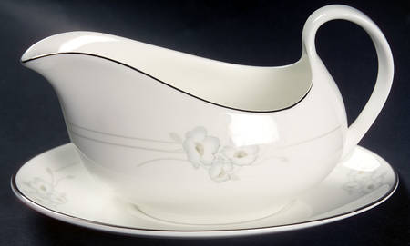 Mystique Gravy Boat & Underplate